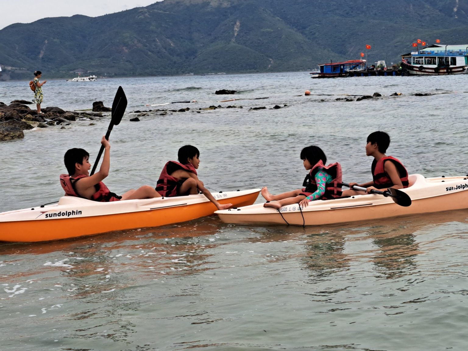 Chèo SUP và chèo thuyền Kayak ở Nha Trang